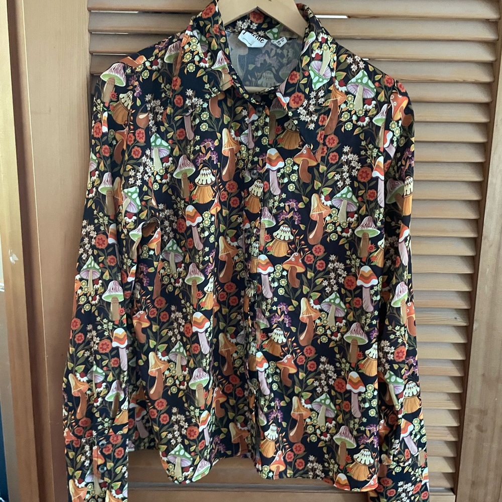 JOANIE mushroom button down shirt US8